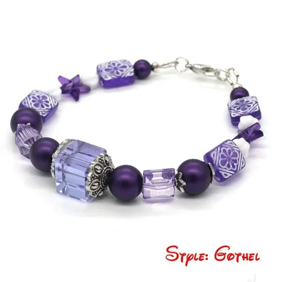 Disney theme bracelets with Rapunzel figurine included. - Picture 6 of 6